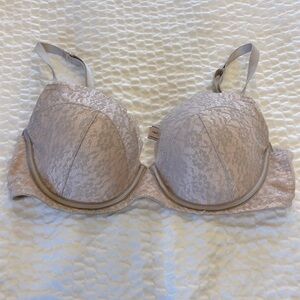 Victoria’s Secret Dream Angels Collection bra 32DDD in excellent condition.